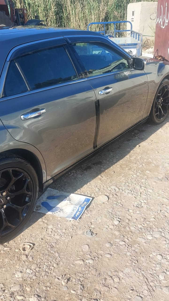 السلام اوباما مديل ٢٠١١ رقم بغداد ب اسمي
لون فيلي 
سياره فول مواصفات فتحه طكتين 
سماعات الباين مضخم. صوت 
حادث السياره جاملغ وبنيد مبدلات 
سياره حلوه كلش مكان السياره واسط قضاء الحي او مركز الكوت السعر ١٢٠ وبيه مجال
رقمي ***********
