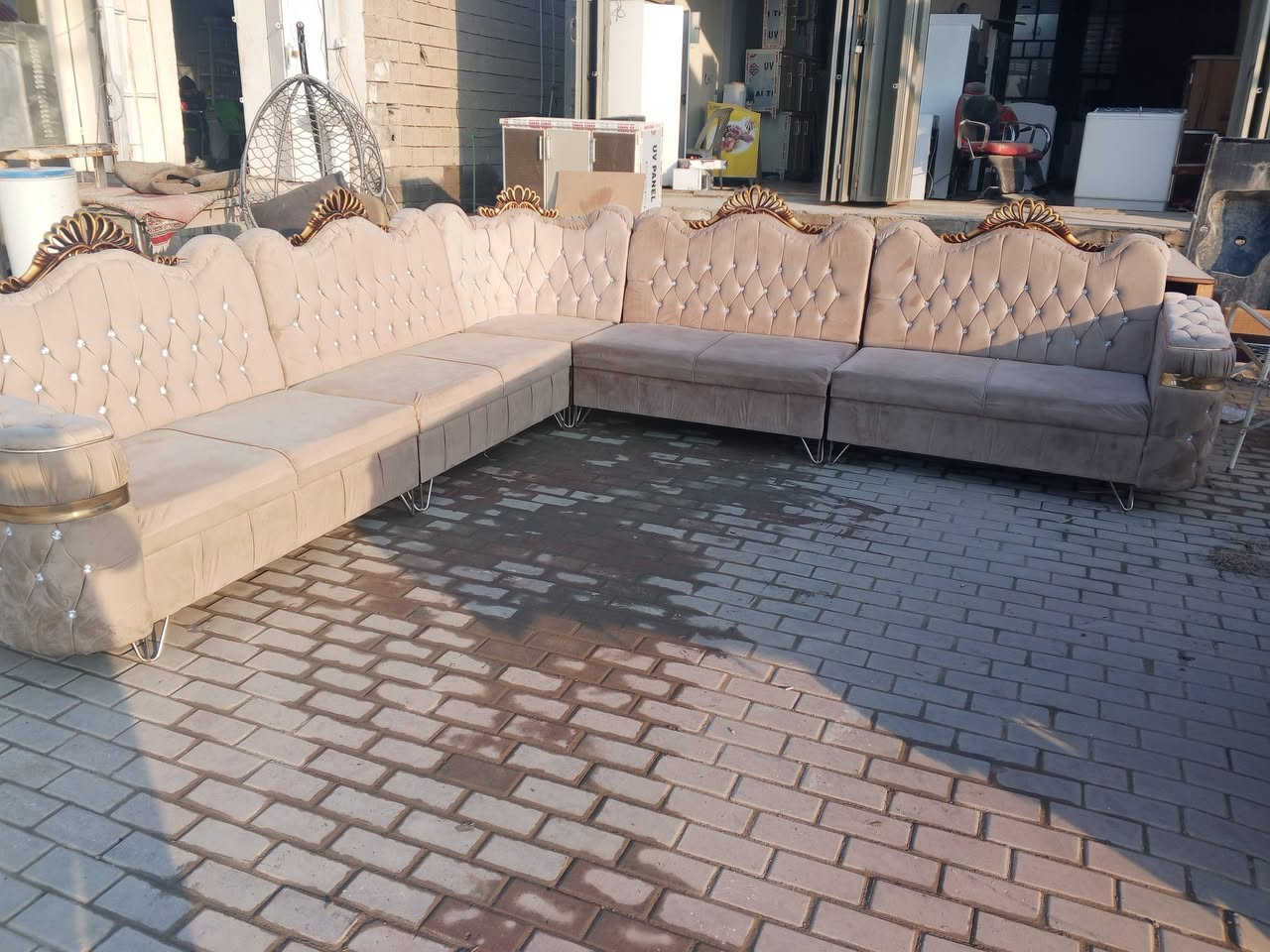 لبيع ديوان تركي حديث نضيف كلش خمس قطع ***********
