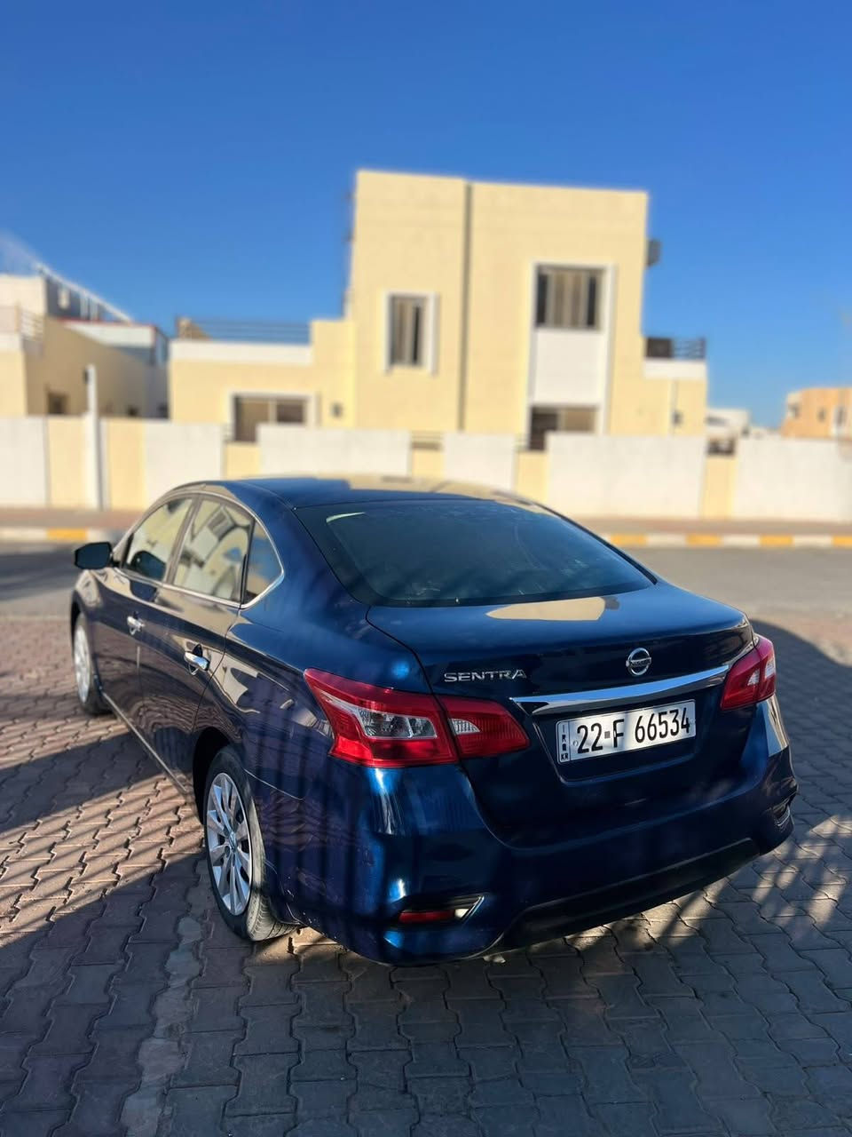 لبيع سنترا وارد امريكي 
كلين مابيها ولا ضربه ولا بارد ولا صبغ
كير شرط 
محرك شرط 
تبريد تدفعه شرط
شاشه كاميره
يرباكات 
تحكم ستيرن
مثبت سرعه
رادار امامي
سياره كامله 
لون ازرك 
سعر 120وبيها مجال لطيبين 
الاتصال ***********
