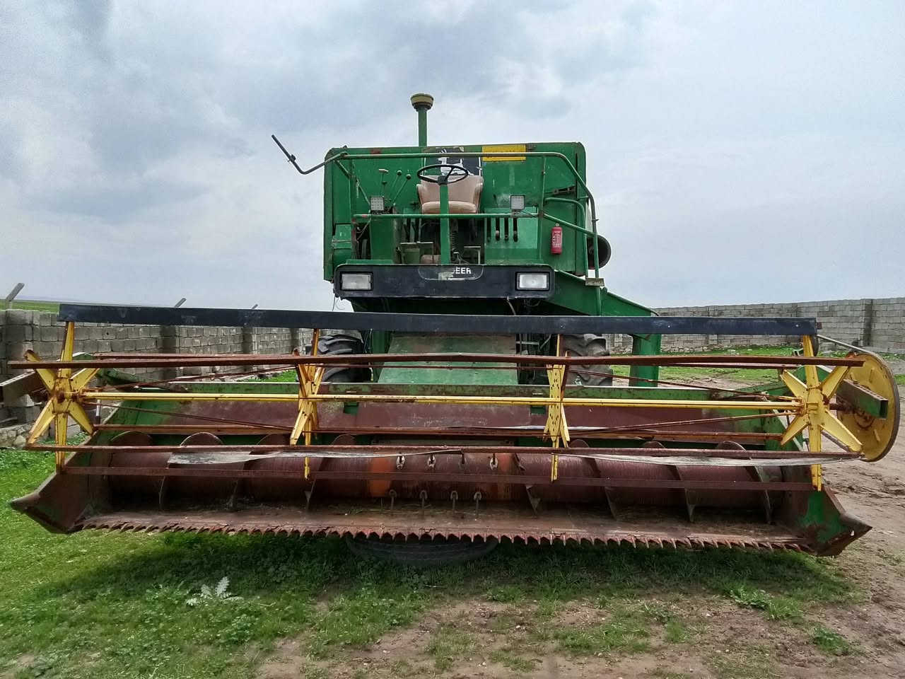 دراسة جوندير للبيع موديل 80 معمره كامل شرط السعر 15مليون وبيها مجال رقم الهاتف ***********
