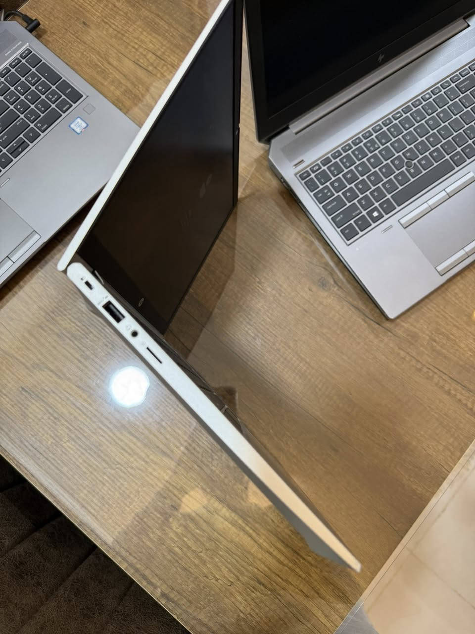 🔹 المعالج (CPU): Intel Core (أداء سلس للأعمال اليومية والمتوسطة)
🔹 الذاكرة (RAM): 16GB
🔹 التخزين: SSD NVMe سريع
🔹 كرت الشاشة: Intel UHD Graphics
🔹 الشاشة: وضوح عالي (مناسب للدراسة والعمل والتصفح)
حجم الشاشه : 13 انج 
الجيل 11 
🔹 النظام: Windows 11
🔹 التصميم: نحيف وأنيق – سهل الحمل
🔹 الاستخدام:
✔️ دراسة
✔️ أعمال مكتبية
✔️ تصفح وإنترنت
✔️ مشاهدة فيديوهات

✨ الجهاز نظيف ويعمل بكفاءة عالية
📌 مناسب للطلاب والموظفين
السعر 300 الف 
***********
