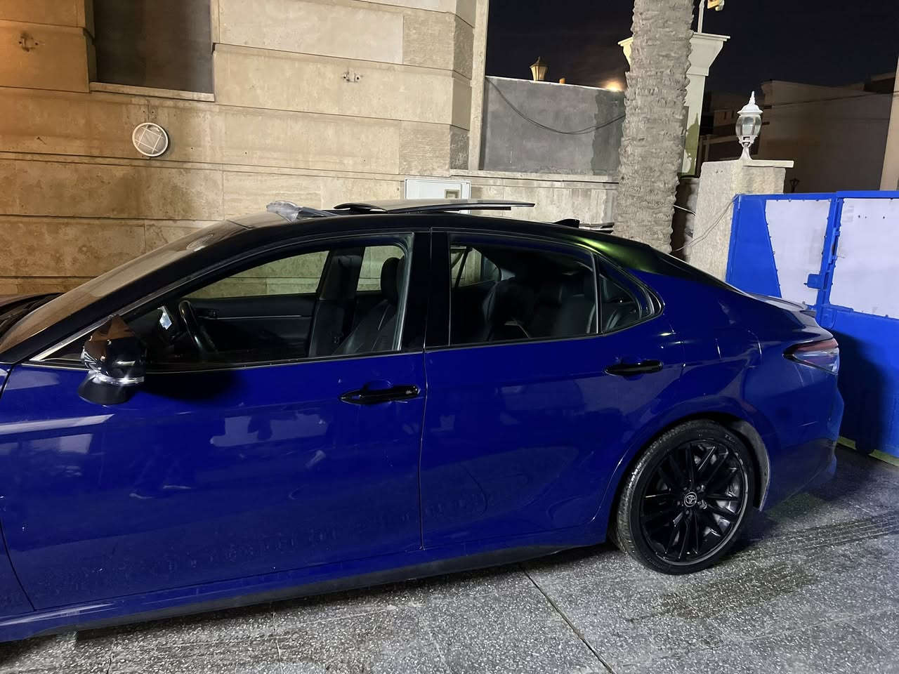 السلام عليكم من رخصه الادمن المحترم
كامري 2023 xse فول مواصفات امريكي بانزين مكينه 2500. ماشيه 24 الف ميل رقم اربيل بأسمي داخله
المواصفات : 
بصمه 
دخول ذكي 
شاشه كبيره 
مانع تصادم. مانع انزلاق 
بانوراما 
كاميرا خلفيه 
مستشعر وقوف  اوتو هولد 
حساسات. نظام النقطه العمياء 
 كشنات جلد ،تحكم كهربائي كل المقاعد تدفئه مقاعد وتدفئه ستيرن 
مثبت سرعه. رادار كاشف كاميرا رادارات جانبيه 
تحذير مغادره عن المسار 
‎8 ايرباكات 
‎8 سرعات شفتات 
نظام ايكو وسبورت ونورمال 
مصابيح لد. 
نظام صوت jbl
تبريد خلفي
ابل كار بلي. اندرويد اوتو.
.
.
السعر 230. ورقه وبيها مجال. 
***********
