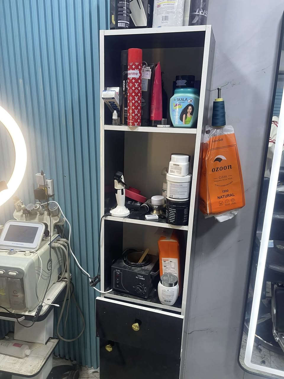 فاترينه سعر 35ومرايه سعر145 وكرسي حلاقه سعر 345 وتخم عدد2 سعر 80 تواصل خاص وهذا رقمي***********
