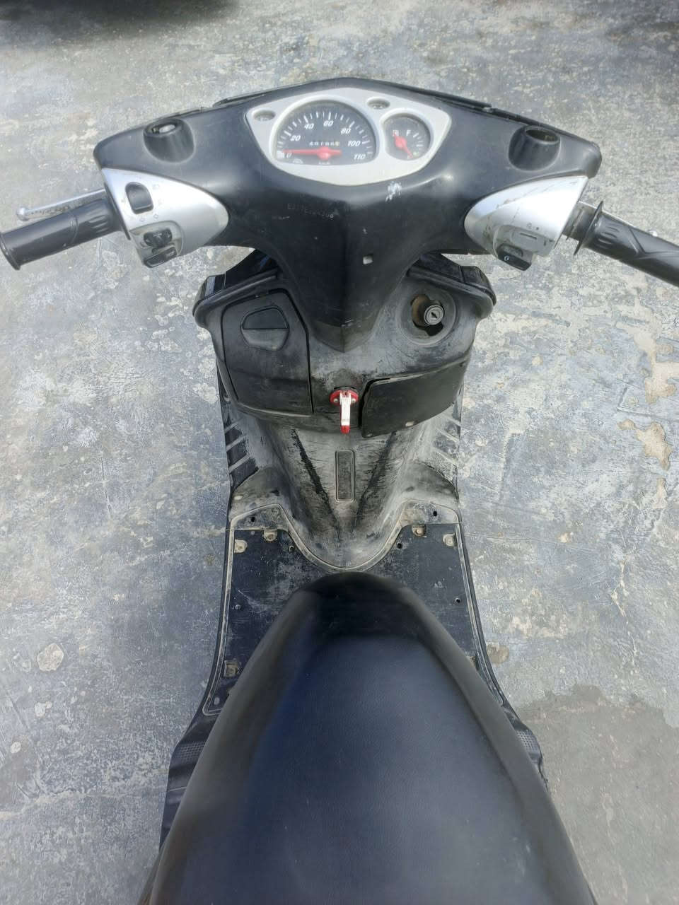 السلام عليكم
سكنس ياباني 110 
دراجه بلاديه نازله رمبه على ايدي كفاله دراجه
كلشي بيها شغال وبلادي
سلف هندر شغال لايت اشاير شغال
عنواني بغداد الشعله
السعر 450 
***********
