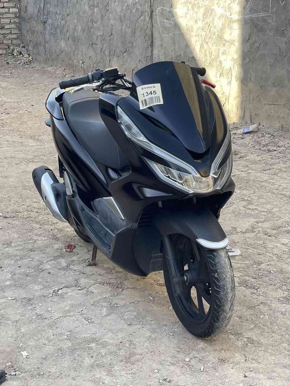 السلام عليكم

جيل ثالث وارد كوري مكينة 150cc 2020  PCX

كفاله عامة

اللون اسود

حساس ازدحام

تدفئه يدات

السعر  13 

المكان بغداد المعامل   حي النصر

للاستفسار ***********  متواجد
