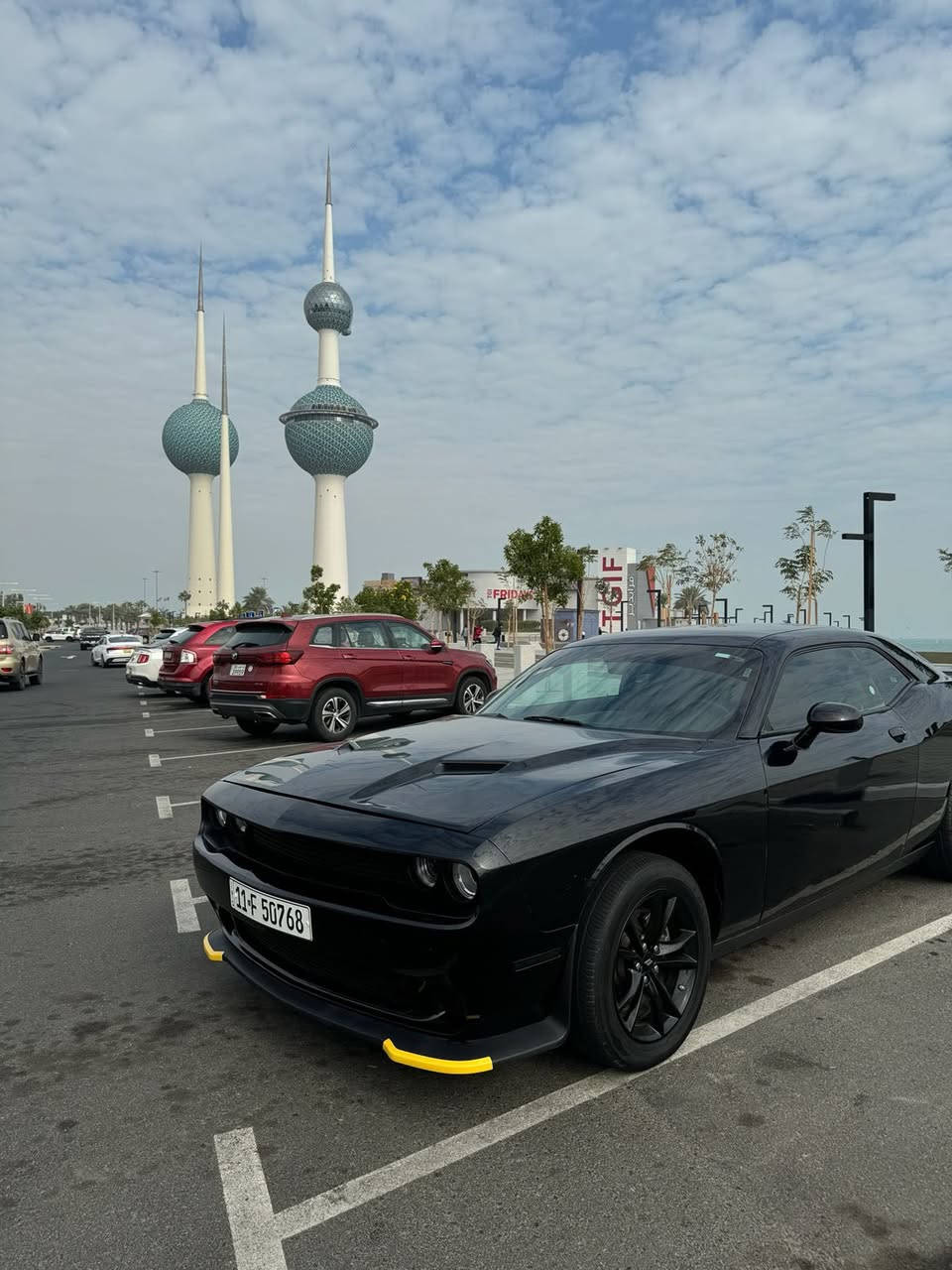 الله بالخير 
جالنجر 2022
V6 3600 

ماشيه 43. الف كيلو 
كشنات مخمل اسود 
سياره بلاديه ما ملعوب بيه 
شاشه وسط 
تحكمات استيرن 
بيه نظام لسبورت ولعادي 
ضربتها جاملغ ايسر وشوي من باب
امبدل جاملغ نفس لون 
وباب مصبوغ  بنيد راجع بارد 
باسمي رقم جديد سعر 207
 مكانه بصرة ***********
