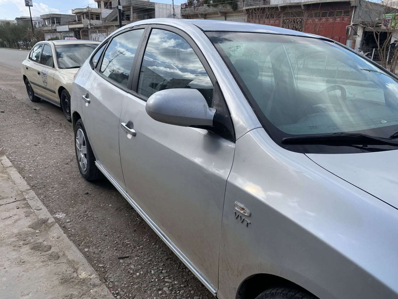 ئاڤانتی ٢٠٠٦ فول مواسفات بەس سڵایتنیە
کوشن جڵدو هیتەرە تەبریت لەمسە سعرى 42 گەڵاو مەجال 
شوێن سەید سادق ژمارەی خاوەنی
0750 106 19 52
