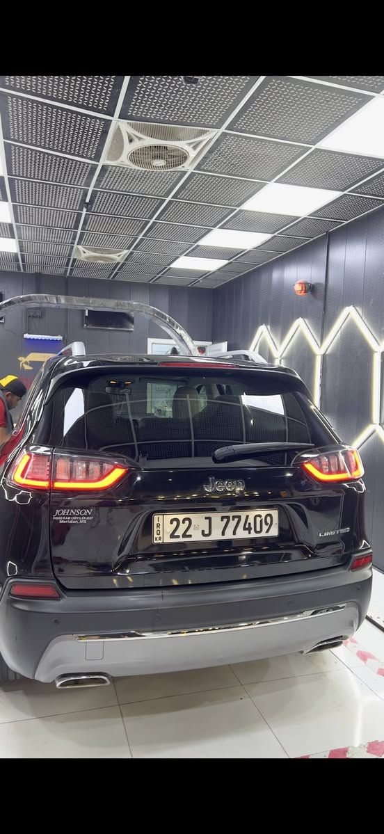 ‏Jeep بزون 2021 
محرك V6 

مواصفات لمتدد فول 
سيارة جاهزه ومابيها كل نقص 

حادثها بسيطه  فقط ب امريكا موضح بالصوره مع باب عكس سايق  تبديل 

اني مرقمها بيدي رقم اربيل رقم جديد 

ماشيه 57mi 

سيارة جاهزه من كلشي تايرات تايلاندي جدد  مبدلها 

صدر جديد قبل شهر مبدل كامل 

السعر 158  ورقة وبيها مجال للشراي 
متواجد بغداد/ زيونة او الاعظمية

***********  واتساب 

تحياتي للجميع…
