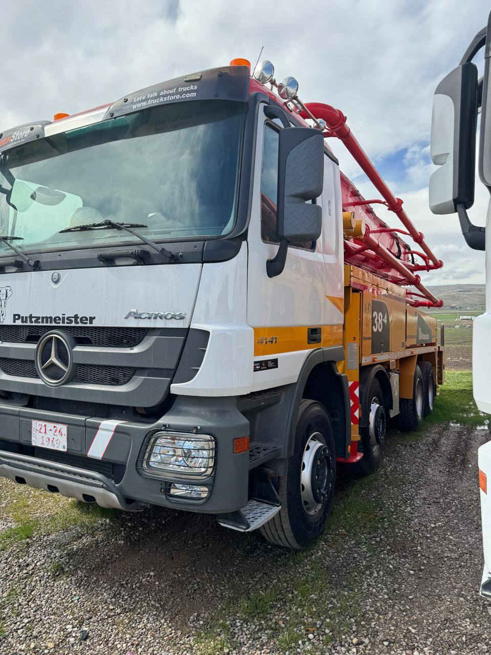 السلام عليكم
بم 2011 و جهاز 2011 38 متر بتس ماستر زيرو مشتغل2000ساعة للتجربه البم بلادي ألماني
***********
***********
***********
