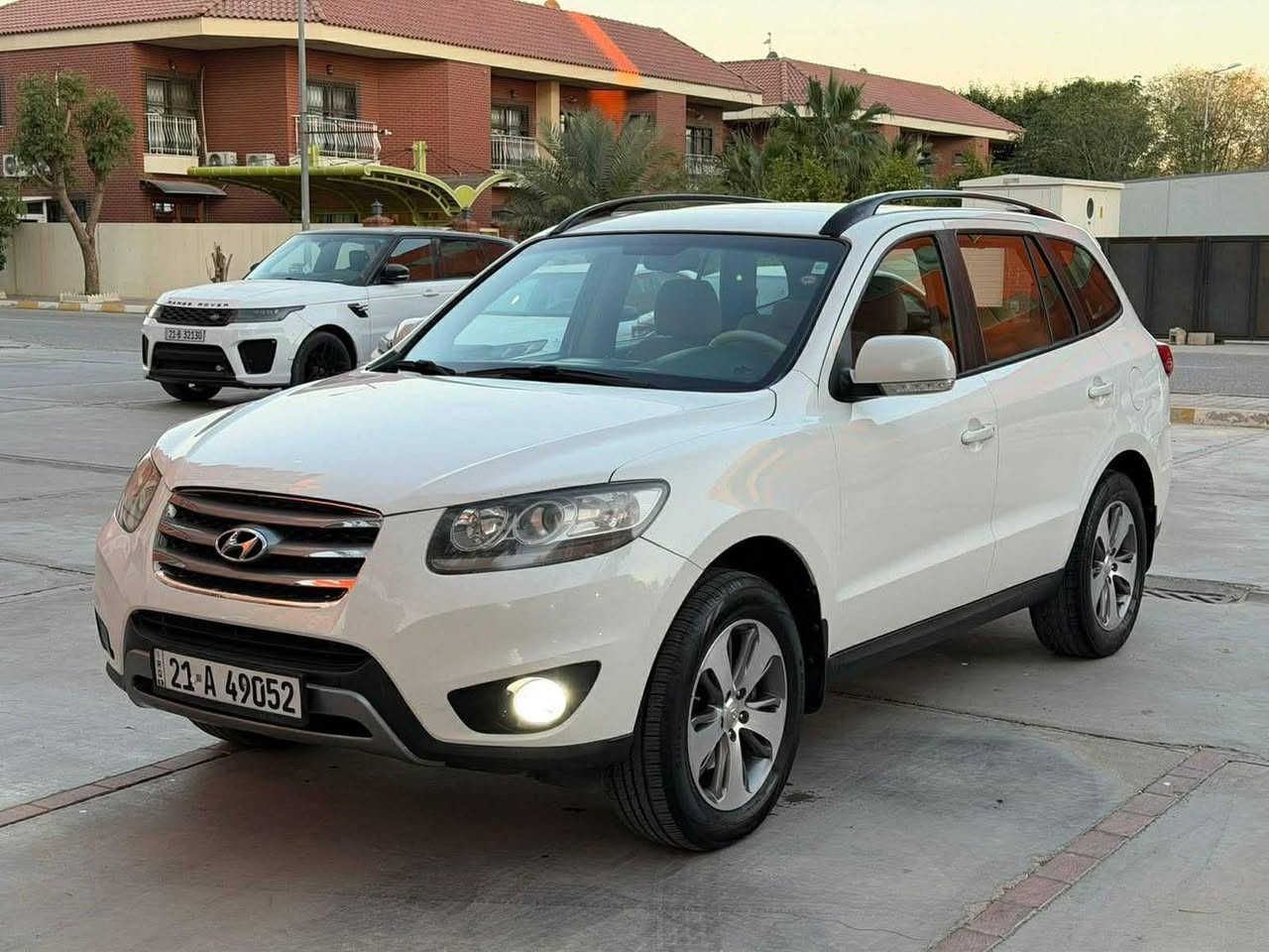 سلامو عليكم خوان سنتافي مو ديل ١٢  اخوان سياره ٤سلندرمكفوله من الحادث وال صبغ وتبديل كير او مكينه بلةشرط فول مواصفات    ماشيه ١٩٠ الف رقمه  او سنويه  جديد   سعر ١٥٩ او بيه مجال ***********
