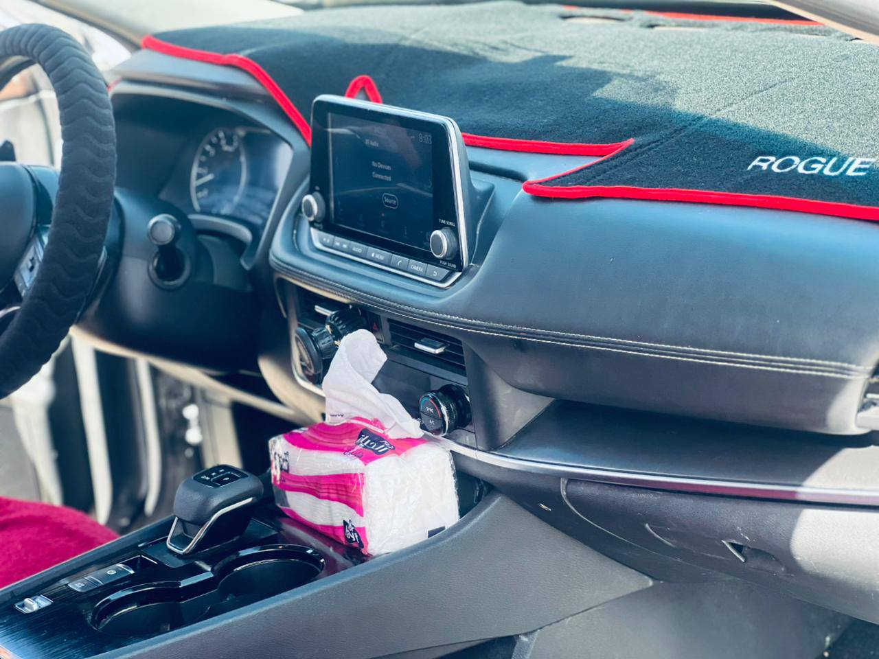 نيسان روج موديل 23 SV
بيها قطع ابيع حزام 
السعر 110 وبيها شويه مجال 
مكاني صلاح الدين قضاء الشرقاط 
***********
