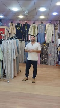 أزياء دبي • ملابس نسائية • شارع اندزياران