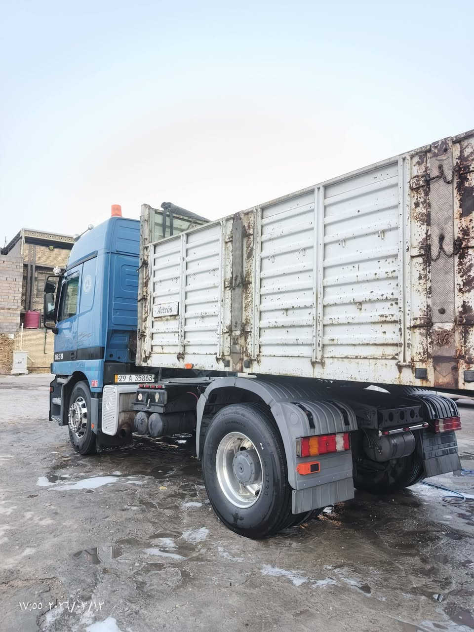 السلام عليكم اكتروز للبيع موديل 2000
مسجله حوضية وقود 
الرأس ام العربانه ينباع
سنويه لل2028
سياره جاهزة مجهزة 
رقم ***********
