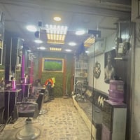 للبيع 3 كراسي  3 مري تشمل الرفوف و الكومدي  2 جلسة   07738214471