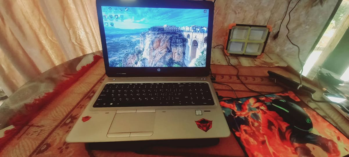 السلام عليكم 
متوفر لابتوب للبيع استخدام شخصي 
المواصفات :المعالج كوراي 7جيل7
الرام 16 ddr4
كرت الشاشه 8جيجا 
حجم الشاشه 15.6
نظام وندوز 11
النظافة 90 بالميه الملحقات ماوس اصلي مع مبرد اصلي اني مشتريهن مع شاحن بقوة 60واط مع شنطه 
ملاحظه :لا يتوفر توصيل 
الموقع /ديالى بلدروز 
السعر 370 وبي مجال للطيبين


**إذا كنت صاحب هذا الإعلان وتريد حذفه لأي سبب، رجاءا أرسل رسالة إلى الدعم الفني**