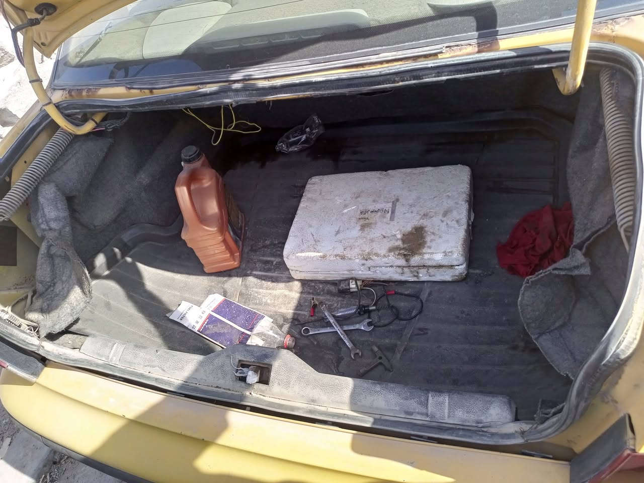 السلام عليكم سمند للبيع مديل 2012 بصره رقم جديد انكليزي وسنويه جديده مصفره هيئه وغرامات
تبريد شغال
حدادية جديده 
مشط جديد 
بس بيها خياسات يرادلها ترتيب 
واي استفسار بالخدمة   
الاتصال على الرقم‎
‎***********
متوفر واتساب 
مكان البصرة ابي الخصيب الحي العسكري 
سعر السيارة23
