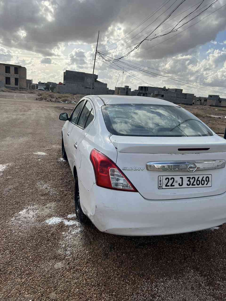 نيسان  سني 2013 هندي بليته الزركه رقم اربيل بس عربي سنويه 2030 هزه جديده تحويل أو وكاله بيه قطعه وحده صبغ جاملغ خلفي باقي السياره بيها اماكن بارد وبعض الشخوط كير مكينه كله تمام تبريد مجمده سياره جاهزه من كلشي كير المرغوب السعر V٥ وبيه مجال العنوان الانبار الرمادي 
***********
