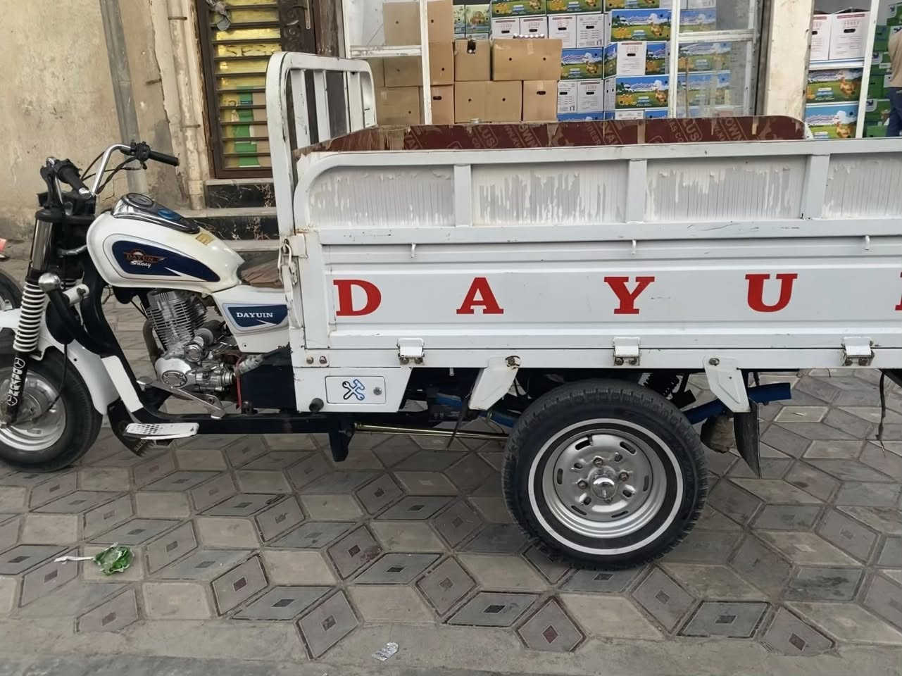 سلام عليكم ستوته موديل 2022كله بلاد مابدل بيه شي كله عله الوضعيه مل الشركه مامفتوحه ولا برقي ومراوس بستوته2024 و 2023 دايون  حسب القناعه  ***********وسعر خاص
