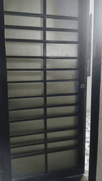 السلام عليكم يوجدبيت للبيع السماح الثانيه ال 24قرب السايدين يم المولده مواصفات البيت فول خدمات كامله ماءتبليط المساحه 110مترمربع ركن علشارعين للستفسارعلرقم اوخاص ***********,***********البيت كرت بس داخل حاسبه وقرص
