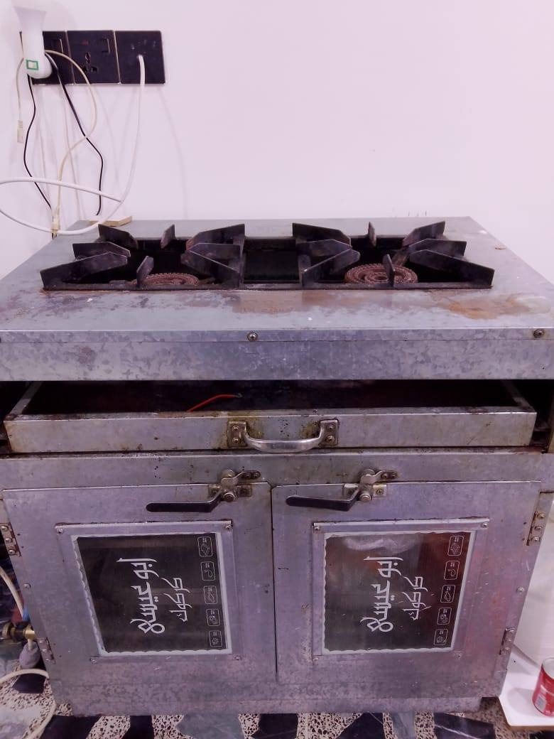 فرن وطباخ مثل ماواضح بالصوره للبيع 
السعر 90 وبي مجال 

***********
