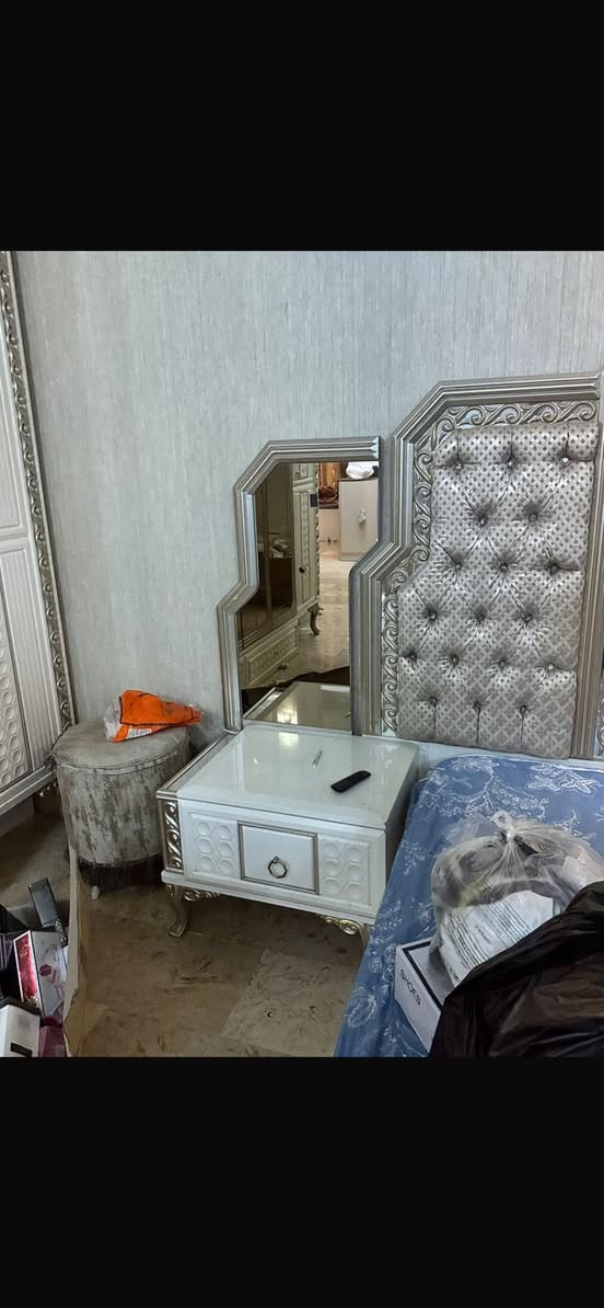 السلام عليكم
غرفه للبيع 
السعر 600 وبيها مجال 
مع هدايا  تيبلام


**إذا كنت صاحب هذا الإعلان وتريد حذفه لأي سبب، رجاءا أرسل رسالة إلى الدعم الفني**