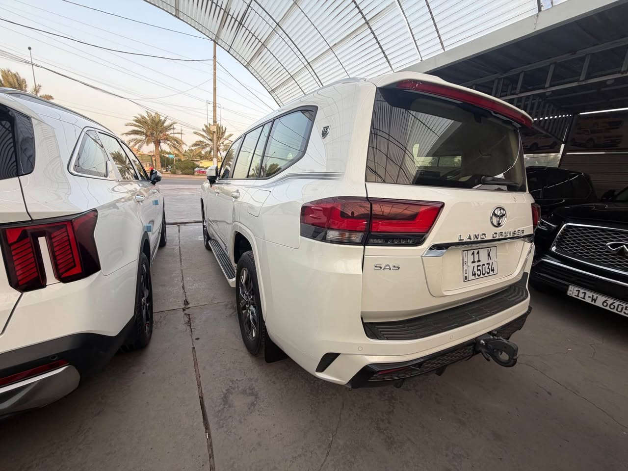 السلام عليكم عندي لاندكروز موديل 2025 ساز لمتد S ام الضمان بصمة تشغيل وفتحة سقف وايرباكات وتبريد كشن و5 كاميرات ورادار خلفي وامامي ونقطعة عمياء وجلد وكراسي كهرباء وشباك لد محرك 4000 تنفس طبيعي وباسمي السيارة ماشية 5 الاف مكفولة كفالة عامة السعر 82 الف دولار … للتصال *********** ابو لجين بغداد, العراق
