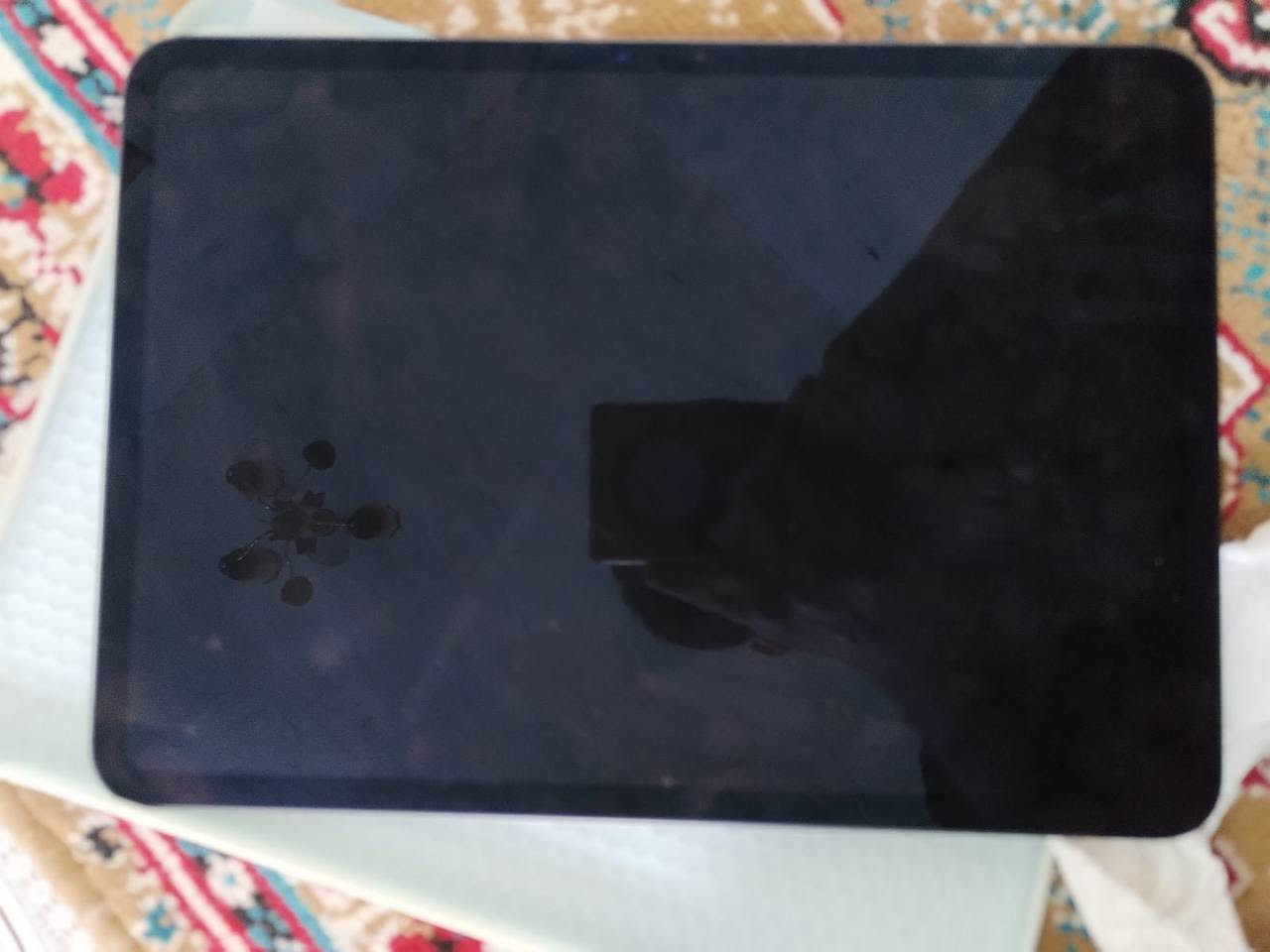 ايباد 11pro m5 2026 ذاكره 256 نضافه ٩٨ عدد دورات البطاريه ١٠٠ مستخدم شهرين فقط  مكاني بغداد سعره ١٢٥٠ قفل مجال بسيط حك الجيه 
تواصل وياي ماسنجر او ***********
