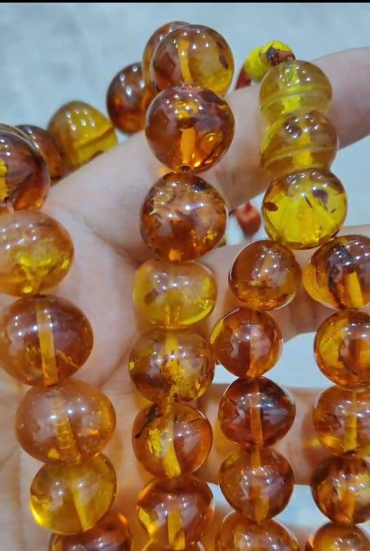 السلام عليكم.. وكل عام وانتم بخير
 ملاحظة..  مكلف بالنشر.. كهرب روسي حشري معوج قديم انتيك وزن 120 غرام 61 خرزة الشاهد 3 قطع نظافة فووول سعر الغرام 6 الاف دينار عراقي اي استفسار الاتصال *********** البصرة
