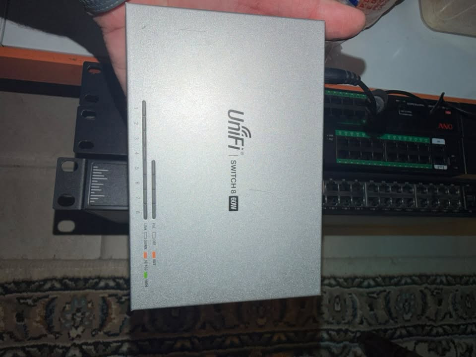 سلام عليكم سويتشات نوع onv اصليات استخدام قليل جدا للبيع مع سويتش نوع unifi 60 واط كلهم على سعر 600 الف ابيعهن شرط الفحص او اذا بيهن مشكله يرجعن
***********
