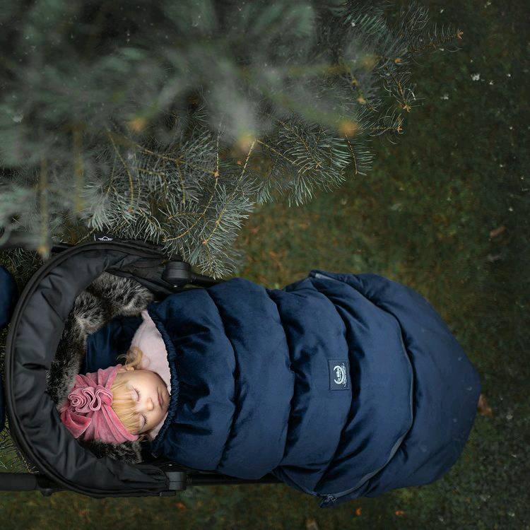 ملحف طفل ماركة 
السعر 15 زعفرانية يوجد توصيل 
واتساب فقط ***********