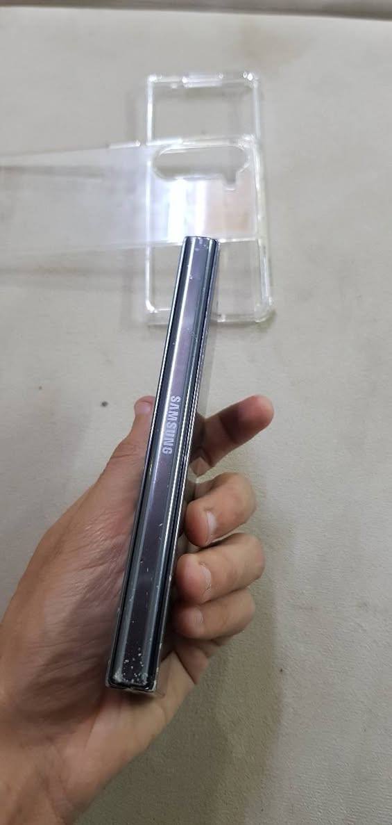 Z fold 5 
ram 12 hard 1T
العیوب مبین بل صور بدون ملحقات 650و مجال


**إذا كنت صاحب هذا الإعلان وتريد حذفه لأي سبب، رجاءا أرسل رسالة إلى الدعم الفني**