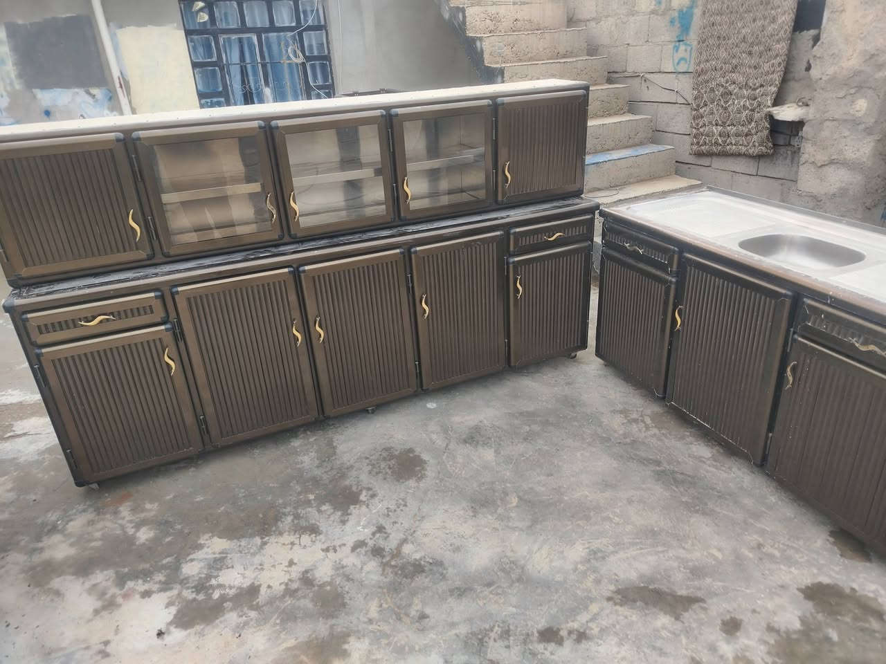 كاونتر الألمنيوم تركي درجة أوله القياس مترين ونص
والسنك متر ونص مابي اي عيب السعر 330 وبي مجال للتواصل ***********
