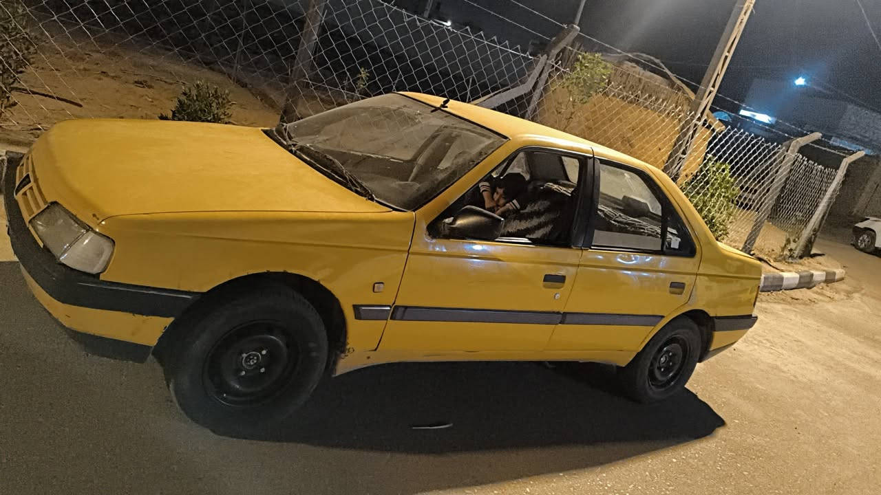 سلام عليكم
سياره بيجو 405 للبيع 
موديل 2012
نضيفه وحلو مرتبه صنويه نافذه بنهايه 19
 كير ومكينه خير من الله طك سويج وطلع لكربله 
رقمه ميسان  ظوشمه خلوه فرو دواخل نضيفه كلش 
العنوان ميسان دبيسات قرب الجسر الجديد 
الشراي يتصل على الرقم ***********
ملاحضه : السياره بيه ضربه بسيطه كد شبر بالجاملغ الخلفي  ومثل مموضح بالصوره
