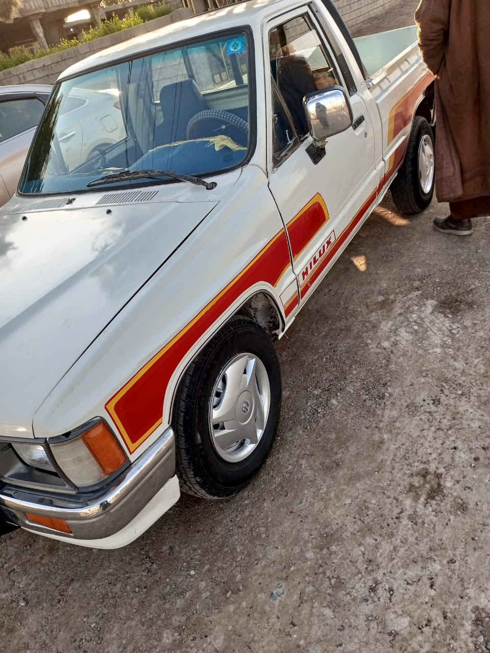 سلام عليكم للبيع موديل 88رقم صلاح الدين دولي بيهه صبغ بنيد وجامرلق محرك شرط السعر 50وبيهه مجال مكان صلاح الدين الضلوعيه ***********
