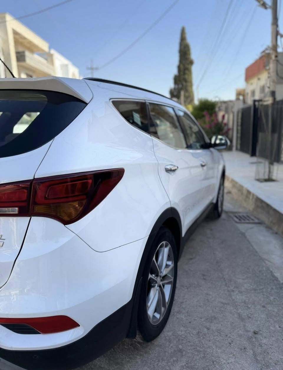 سلام العليكوم
هوندا سنتاڤي 

موديل/2018

V6
فول مواصفات
شاشه كيبر 
بصمه
7راكب
لايت زينون بيلاد
حساس خلفي
صندوق كهربايي
حساس خلفي
مود eco sport
4WD

***********

مكان كركوك
