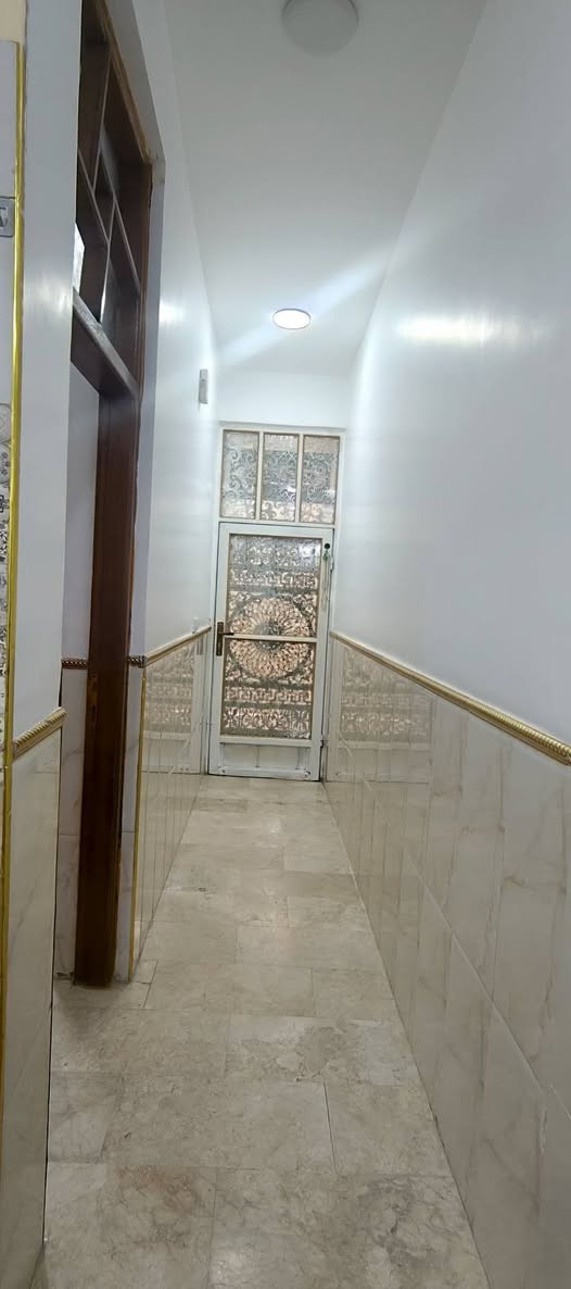الدار للبيع الدار طابقين كامل مع مخزن طابق الثالث بناء حدث مساحه 100نزال عشيرين واجهة خمسة عنوان منطقة سيد خوام خدمات موجودة شوارع تبليط تواصل عل رقم او مراسله عل واتساب ***********
