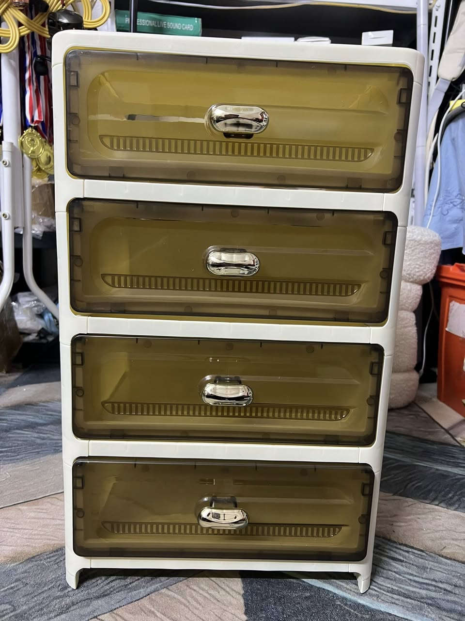 السلام عليكم
لوكرات عدد 2 واحد بيبان واحد جرارات جدد غير مستخدمات
بيهن اضرار بسيط او ممأثر ولا مبين
قيم واخذ باليرضي الله
متوفر توصيل كل المحافظات


**إذا كنت صاحب هذا الإعلان وتريد حذفه لأي سبب، رجاءا أرسل رسالة إلى الدعم الفني**