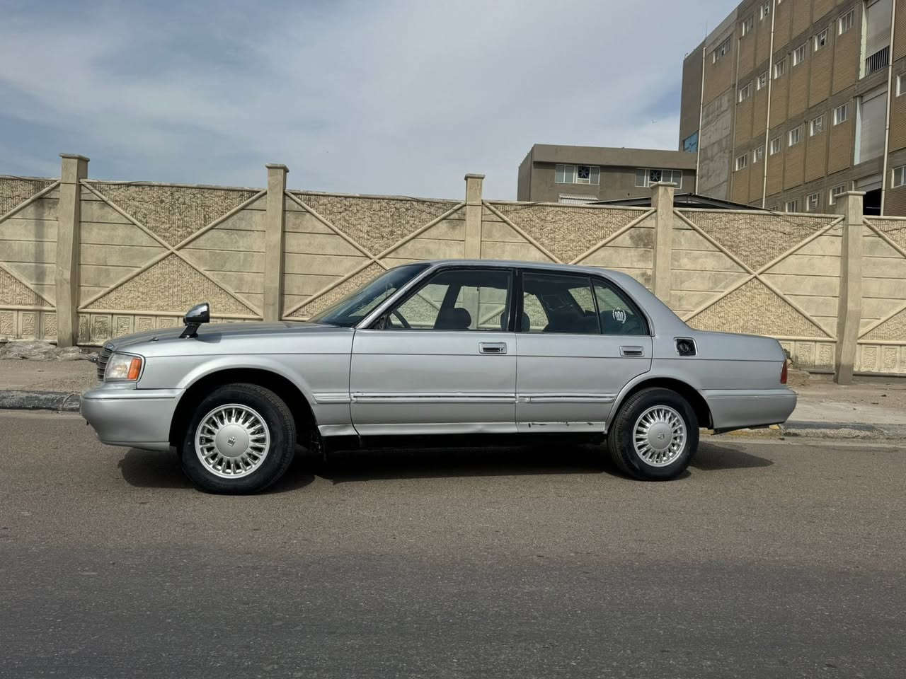 ارنب طويل 93سياره نقل جثه بدي كفاله تعمير جديد صبغ عام محرك 5200ابو الكلاص حداديه جديده تخم تاير غرفه جديده المكان البصره ابو الخصيب ***********
