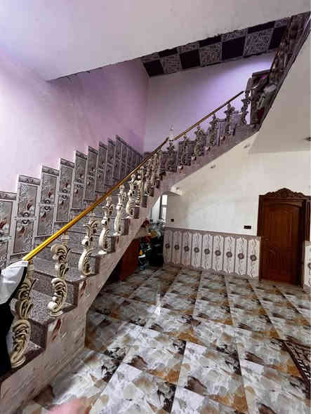 بيت للبيع موقعه قرب جسر خال بلفيروزيه ركن مساحتة 200 متر يحتوي على غرفتين وحمام داخلي وخارجي واستقبال ومطبخ وهول وغرفه واحده في الطابق الثاني ومطبخ صغير ايضاً سنة البناء 2021 السعر ب165 مليون وقابل للتفاوض

للأستفسار اتصال على الرقم

*********** البصرة
