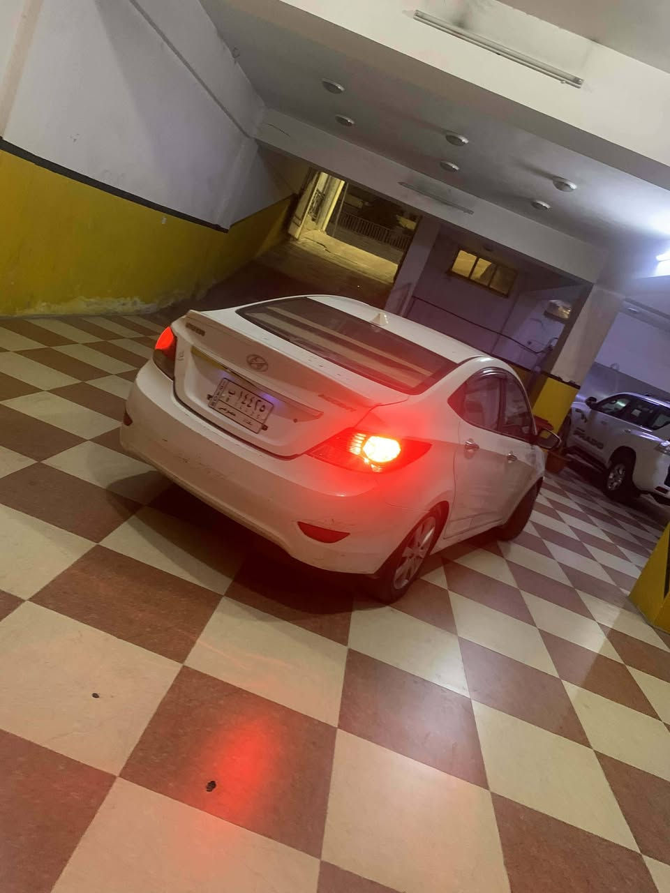 السلام عليكم
اكسنت خليجي موديل 11 #بلو  لون ابيض رقم بغداد 
محرك 1600 التبخير ولا تنقيص هزه جديده تخم تاير 16 باتري جديد تدفئه تبريد شغال وبارد فتحه سلايد 6 تجاوي تحكم ستيرن شاشه+حكايه لايت زنون
صدر امامي نص عمر بيها 3 قطع صبغ ربع بنيد باب صدر باب خلفي
بيها تكشير قليل يم السلايد وبالبنيد السعر 86 وبيها مجال الشراي 
مكاني بغداد اليرموك ((***********)) واتس آب
((***********)) متواجد بعد الساعه 4 عصرآ اخوان ذكرت كل التفاصيل غير هذا لاتسالني اقرا وخابر وتشلع عيوني
