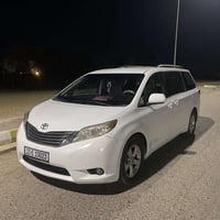 تويوتا سينا • ٢٠١١ • رقم انكليزي