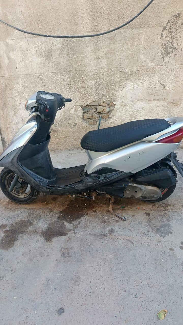 سلام عليكم دراجه اكزز نوزل محرك ناعم سلف سعر350 بي مجال بغداد مدينة الصدر ***********
