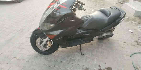 سلام عليكم تي ماكس 2007 بيه صالصنه رياضي وسكان رياضي. وعدسات  دراجه طافيه بيه بكن ابيع هيجي لتكلي شبيه مكينه واوراق  موجوده  سعرها 950 وبيه مجال مكاني حي عدل. او مراوس بغير دراجه ***********
