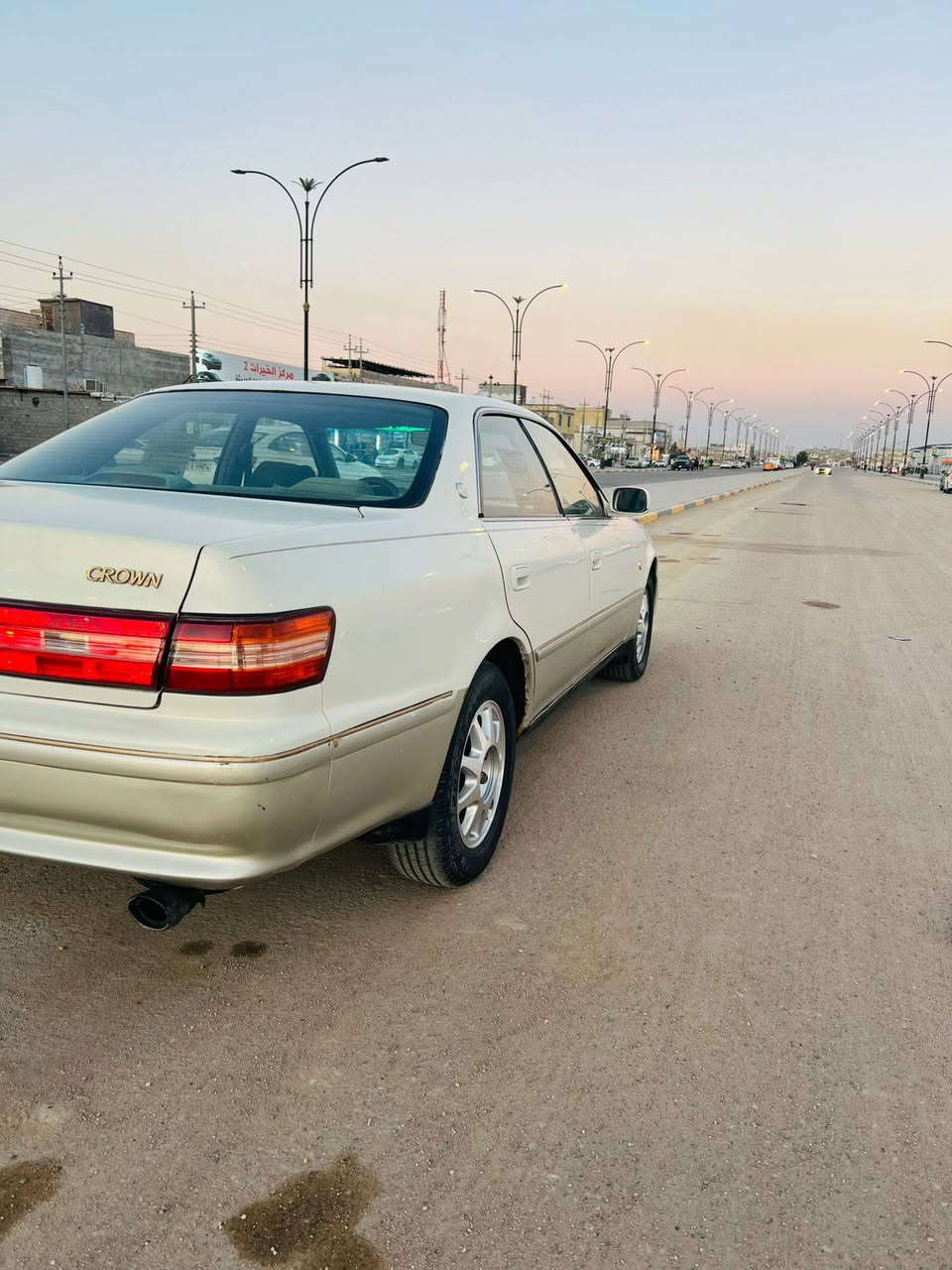 سلام عليكم مارك مديل1997
مكفوله كص ونقل جثه ومكفوله من الضربه القويه 
مكينه وكير جدد كهربائيات كلهه شغاله تخم تاير حداديه غرفتهه كلش حلوه  سنويه منتهيه تحويل شوكت مايعجبك السعر 67
 عنواني بصرة حي الزهراء
***********
