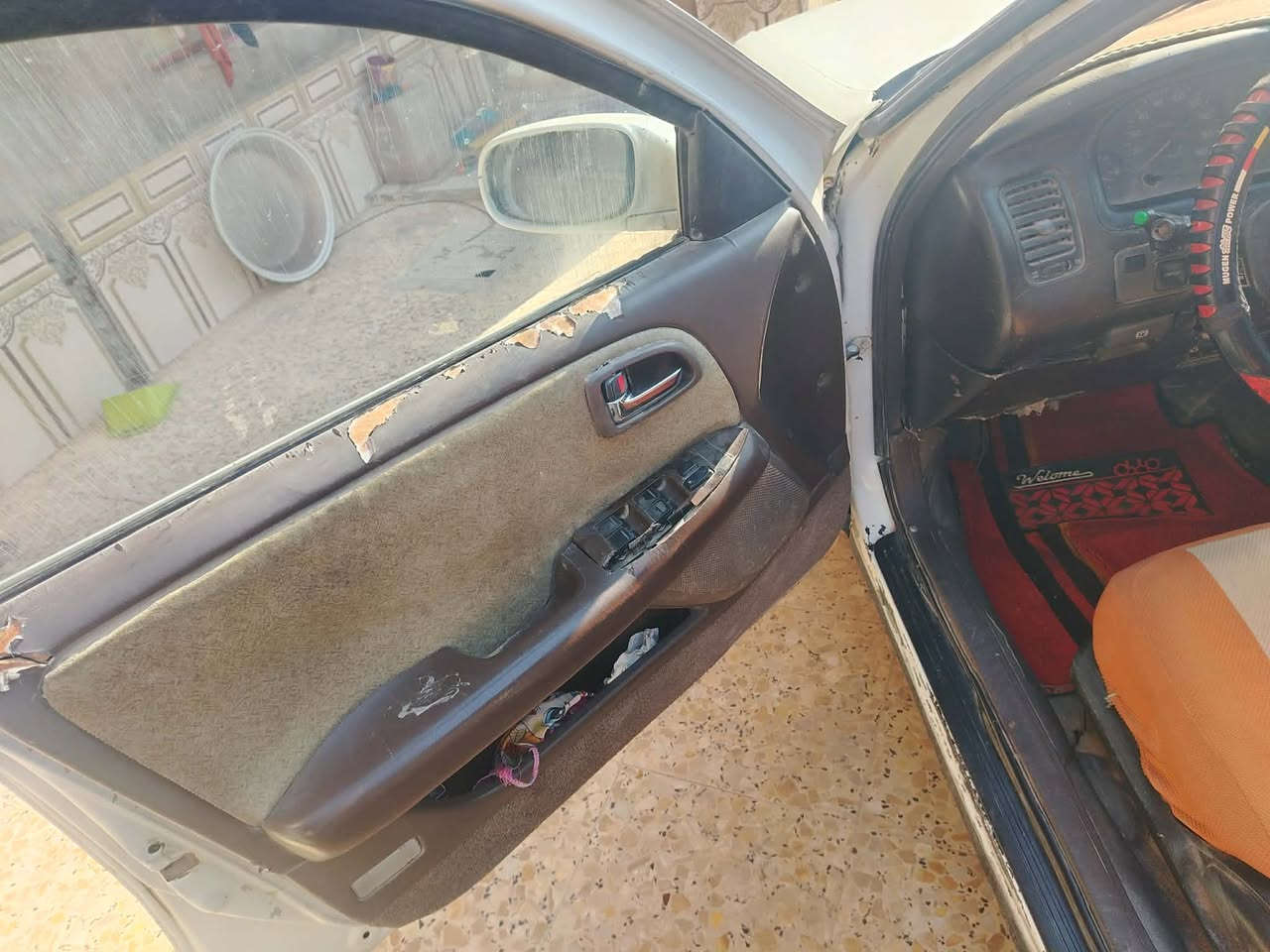 السلام عليكم كرسته للبيع مكفوله كصه ونقل مكينه وكير ونجي سنويه ل 27 كهربائيات كلها  شغاله تبريد شغال السعر 48 وبيها مجال مكان البصرة ***********  واتساب فقط
