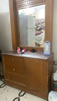 بوفيه • ميز • لوحه