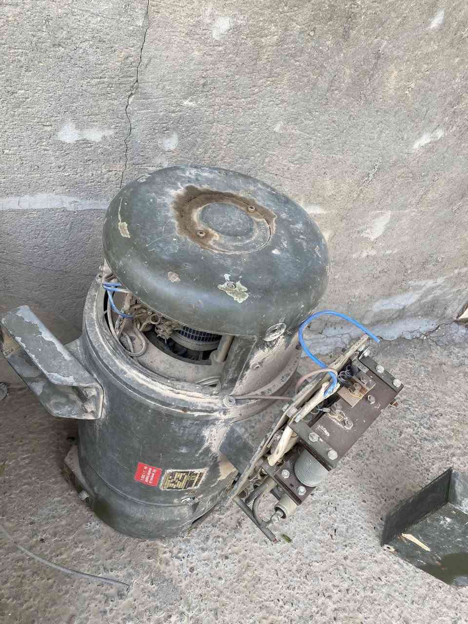 راس توليد 20  كيفي بداخله مكينه لحيم سعر 300 وبي مجال رقمي ***********
