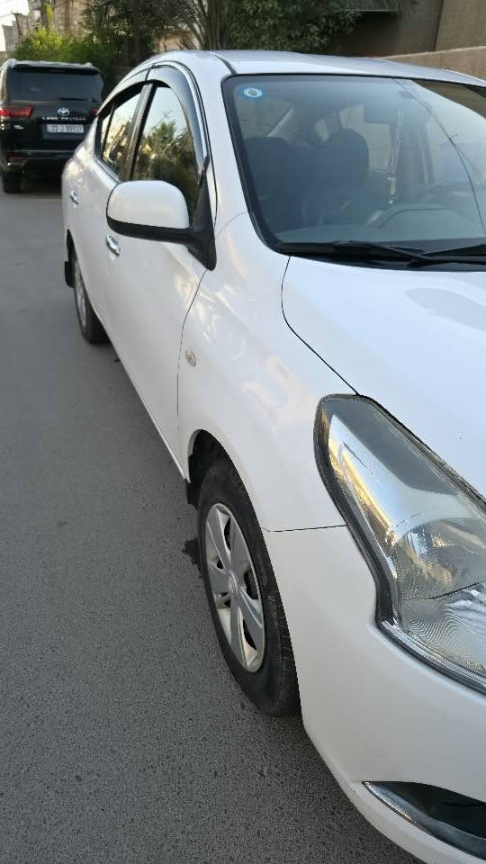 نيسان سني هندي للبيع 2019 
بيها قبق جنطة امبدل وربع الجاملغ الخلفي من جهة السايق مصبوغ السيارة ماشية 136 الف  رقم بغداد انكليزي بأسمي بيها تخم زينون سعرها 105 وبيها مجال للاستفسار *********** بغداد, العراق
