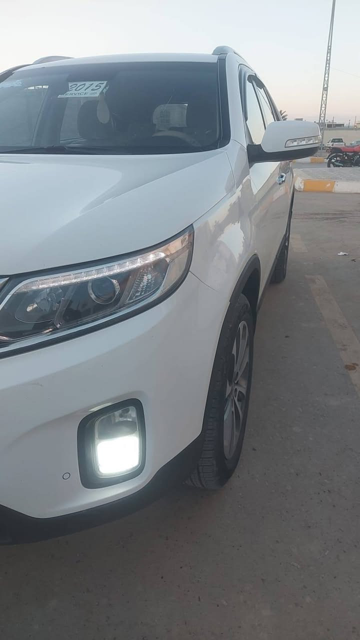 السلام عليكم سياره نوع سورنتو خليجي موديل2015فول موصفات واحد على واحدبدون سلايت حساسات سته اسلندى سبعه راكب٣قطع تبريد خمسه ويل كب سياره بصمه.داخل قرميط مري شفط باب لد باب ترحيب السياره جديده مال جناي كفاله عامه كلين العنوان تكريت صلاح الدين بيع سريع  رقم الهاتف ***********
