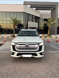 لاندكروز GX • ٢٠٢٤ • كفاله عامه
